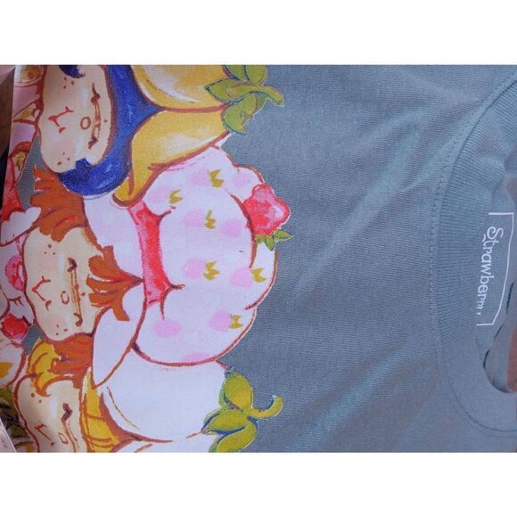 Strawberry shortcakes tee Xl - Picture 3 of 3